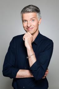 Bei Johannes Flöck kann sich das Publikum entspannt zurücklehnen.&lt;br&gt;Foto: Robert Recker 