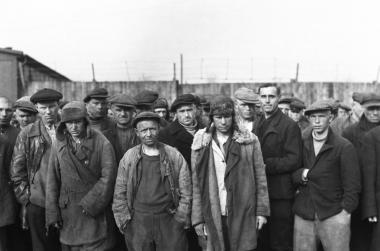 Zwangsarbeiter auf der Zeche Adolf von Hansemann in Dortmund-Mengede, wahrscheinlich 1943. &lt;br&gt;Foto: Deutsches Bergbau-Museum Bochum 