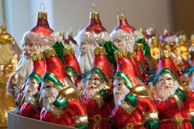 Weihnachtsmänner aus Thüringen sind ein beliebter Schmuck für den Christbaum.&lt;br&gt;Foto: LWL / Holtappels 