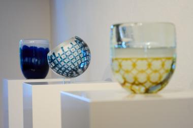 Graal-Objekte von Wilhelm Vernim aus der Ausstellung &quot;Glas und Kunst&quot;.&lt;br&gt;Foto: LWL / Hübbe 