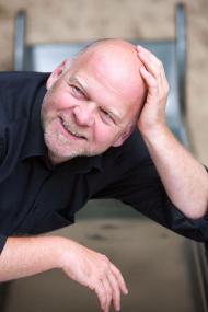 Bernd Gieseking ist am 17. Dezember mit seinem satirischen Jahresrückblick zu Gast in der Ziegelei Lage.&lt;br&gt;Foto: NewTone Musik- und Kulturmanagement 