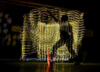 Beim "Light Painting" entstehen am Sonntag auf der Zeche Zollern tolle Motive.<br>Foto: LWL / Dierkes