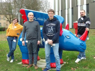 Matthias Pauge (rechts) hat die Trialoge in der LWL-Klinik Dortmund ins Leben gerufen. Christina Naber, Frank Wiebke und Thomas Winkler (v.l.) sind Genesungsbegleiter und gestalten einige der Gesprächsabende mit.<br>Foto: LWL/Herstell