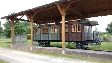 Waggon der "Holzklasse" im Ziegeleimuseum Lage.<br>Foto: LWL/Grote