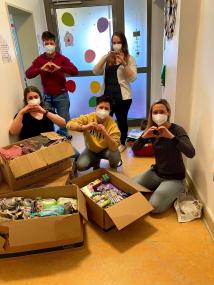 Koordinieren die Hilfen der Nutzer:innen des LWL-Wohngruppen in Marsberg: (von links nach rechts) hinten: Claudia Döring, Laura Spiekermann, vorne: Pauline Behrens, Nicole de Boeck und Sandra Fennig.<br>Foto: LWL/Hollwedel