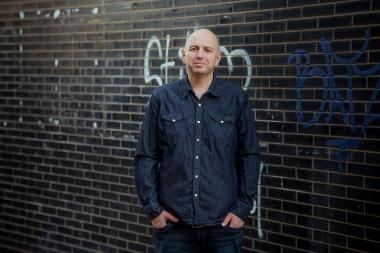 Im Rahmen des Medienkunstfestivals "Futur 21" liest Frank Goosen am Samstag auf der Zeche Zollern aus seinem Buch "Sweet Dreams. Rücksturz in die Achtziger".<br>Foto: Ira Schwindt