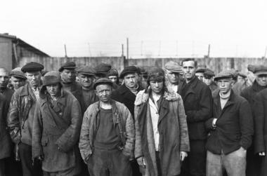 Nicht nur auf der Zeche Zollern wurden Kriegsgefangene und Zwangsarbeiter während des Zweiten Weltkriegs eingesetzt. Hier sind Arbeiter auf der Zeche Adolf zu sehen.<br>Foto: montan.dok