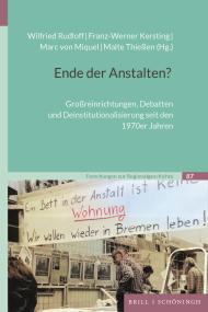 Das Foto auf dem Buchcover zeigt Bewohner:innen der langzeitpsychiatrischen Klinik Kloster Blankenburg bei einem Aktionstag auf einem Stadtteilfest in Bremen-Walle.<br>Foto: LWL
