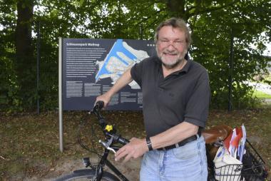Herbert Niewerth begleitet die Radtour zum Schloss Strünkede.<br>Foto: LWL/Hudemann