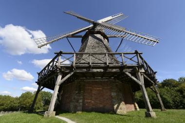 Im Rahmen der Handwerkertage wird die gesamte Galerie der Kappenwindmühle erneuert.<br>Foto: LWL/Klein