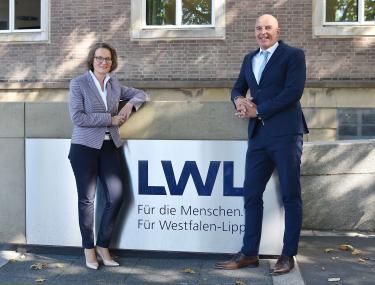 Die NRW-Ministerin für Heimat, Kommunales, Bau und Digitalisierung, Ina Scharrenbach (CDU), traf jetzt den neuen Direktor des Landschaftsverbandes Westfalen-Lippe, Dr. Georg Lunemann, zu einem Meinungsaustausch.<br>Foto: LWL/Forbrig