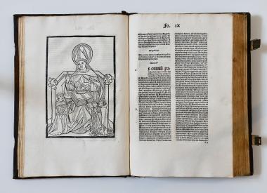 Jahrhunderte alt und noch top aktuell: Nicht nur die Augustiner-Chorherren in Dalheim richteten sich nach der Ordensregel, die auf Augustinus von Hippo (354-430) zurückgeht. Bis heute bestimmt die Schrift das klösterliche Zusammenleben vieler Orden!  Dieses Exemplar aus dem Jahr 1483 stammt aus dem Benediktinerstift St. Paul im Lavanttal, Österreich.<br>Foto: Gerfried Sitar, Stift St. Paul / Österreich
