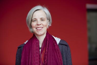 Betty Schiel diskutiert mit weiteren Teilnehmer:innen über das Thema Schlaf.<br>Foto: LWL