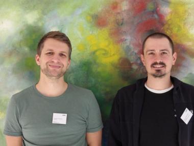 Oberarzt Alexander Reinhardt (l.) steht als Ansprechpartner zur Verfügung, Pflegeentwickler Matthias Pauge organisiert die Trialoge in der LWL-Klinik Dortmund.<br>Foto: LWL/Herstell