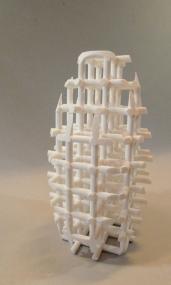 Der 3D-Drucker ermöglicht keramische Formen, die mit traditionellen Methoden nicht umzusetzen sind. Objekt von Johannes Friedrich Choe aus der Ausstellung "Kunst trifft Technik".<br>Foto: LWL / Kulke