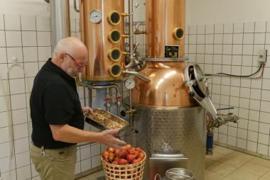 Veredelte Spirituosen: In der Klosterbrennerei entsteht Schritt für Schritt hochwertiger Likör mit persönlicher Note.<br>Foto: LWL/Katharina Kruck