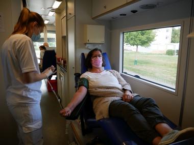 Auch Christiane Tilly, Ergotherapeutin in der LWL-Klinik Lippstadt, beteiligt sich an der Blutspendeaktion in den LWL-Einrichtungen im Kreis Soest.<br>Bild: LWL