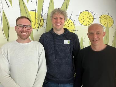 Psychiater Aleksandar Stevic, Gesundheits- und Krankenpfleger Marius Strotkötter und der Genesungsbegleiter Frank Wiebke (v.l.) laden zum Trialog in die LWL-Klinik Dortmund ein.<br>Foto: LWL/Herstell