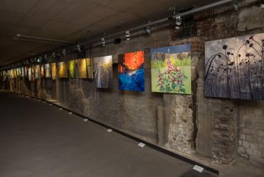 Blick in die Ausstellung PostMost im Keller der Maschinenhalle der Zeche Zollern.<br>Foto: LWL/Philipp Harms 