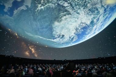 Tobias Wiethoff und Professor Dr. Christian Klein-Bösing sind mit zwei 360-Grad-Vorträgen zu Gast im LWL-Planetarium.<br>Foto: LWL/Steinweg