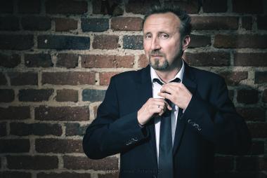 Helmut Sanftenschneider schmiert zum letzten Mal in 2022 "Nachtschnittchen" auf der Zeche Hannover.<br>Foto: Helmut Sanftenschneider