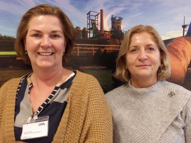 Die Pflegefachkräfte Heike Jaworek (l.) und Silke Polzin laden zum Trialog in die LWL-Klinik Dortmund ein.<br>Foto: LWL/Herstell