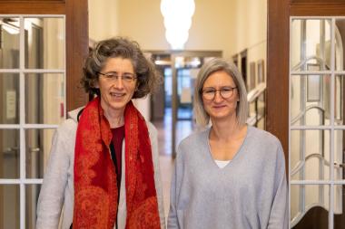 Ursula Scholzen, Caritas Sucht- und Drogenhilfe (l.), und Christina Albrecht, LWL-Klinikum Gütersloh, leiten gemeinsam die neue Gruppe.<br>Bild: LWL