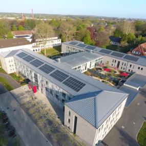 Bei allen Um- und Neubauten von LWL-Gebäuden sollen klimafreundliche Standards beachtet werden, die deutlich über die gesetzlichen Vorgaben hinausgehen.&lt;br&gt;Foto: LWL-Klinik Münster 