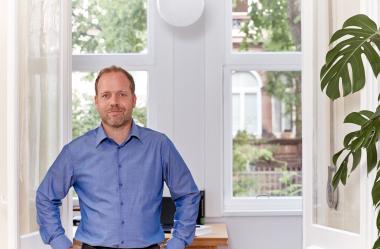 Prof. Dr. Henning Freund ist wissenschaftlicher Geschäftsführer des Marburger Instituts für Religion und Psychotherapie an der Evangelischen Hochschule Marburg. Bildquelle: baumann fotografie Frankfurt