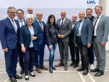 Dr. Georg Lunemann, der Direktor des LWL, begrüßte das Präsidium des Städte- und Gemeindebundes im Landeshaus.<br>Foto: LWL