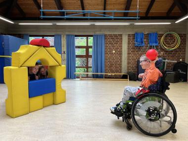Das FSJ ist ideal für Schulabsolvent: innen, die noch etwas Zeit benötigen, um sich beruflich zu orientieren und Freude an der Arbeit mit behinderten Kindern und Jugendlichen mitbringen.<br>Foto: LWL