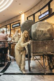 Die Theatergruppe Titanick und das LWL-Museum für Archäologie und Kultur suchen Darsteller:innen für die Performance "Steinzeit hautnah" während der ExtraSchicht am 24. Juni.<br>Foto: Leon Hirsch