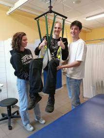 Das FSJ ist ideal für Schulabsolvent: innen, die noch etwas Zeit benötigen, um sich beruflich zu orientieren und Freude an der Arbeit mit behinderten Kindern und Jugendlichen mitbringen.<br>Foto: LWL