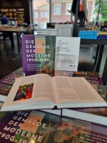Der Sammlungskatalog zur Moderne ist während der Ausstellung "Sommer der Moderne" für 49 Euro erhältlich.<br>Foto: LWL/Leonie Lieberam