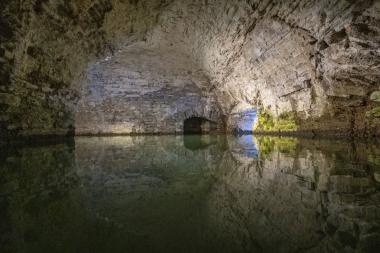 Der Quellkeller sorgt auch im Hochsommer für angenehme Temperaturen in der Kaiserpfalz.<br>Foto: LWL/Noltenhans