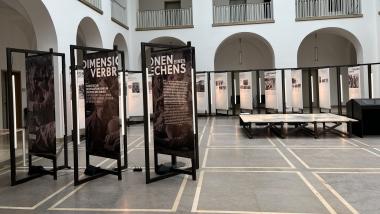 Bis zum 8. August ist die Ausstellung "Dimensionen eines Verbrechens" noch im LWL-Landeshaus in Münster zu sehen.<br>Foto: LWL/Civis