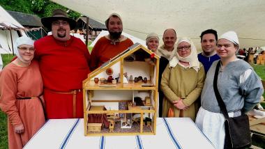 Diese und weitere Darsteller:innen veranschaulichen, wie es sich vor rund 700 Jahren in einer mittelalterlichen Stadt lebte.<br>Foto: LWL/M. Georg