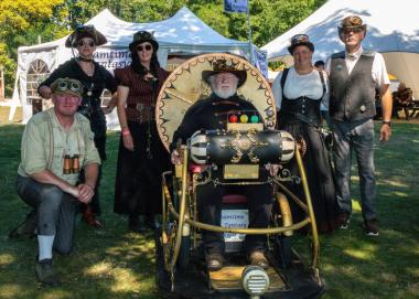 Steampunks stellen sich die Zukunft aus wilhelminischer Perspektive vor.<br>Foto: Ralf Obernier
