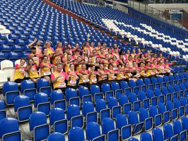 Die Mitarbeitenden der drei LWL-Kliniken im Regionalen Netz Bochum, Herten und Herne beim B2Run-Lauf in der Schalke-Arena in Gelsenkirchen.<br>Foto: LWL/Somme