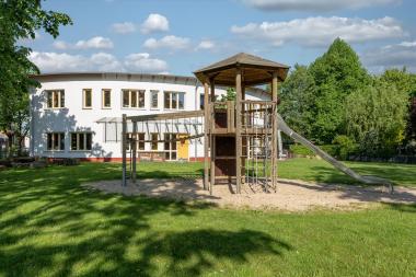 Seit zehn Jahren bietet die LWL-Tagesklinik in Warendorf eine ortsnahe ambulante und tagesklinische Behandlung für Kinder und Jugendliche mit psychischen Problemen, starken Verhaltensauffälligkeiten oder psychosomatischen Symptomen an. <br>Bilder: LWL
