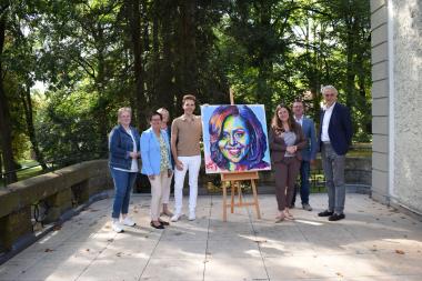 Glückliche Gesichter zur Vernissage (v.l.): Birgit Kaiser (LWL), Heike Kruse (stellvertretende Bürgermeisterin Stadt Warstein), Barbara Lemm (Stadt Warstein), Oliver Schäfer (Künstler), Christina Berghoff (LWL), Josef Pieper (Stadt Warstein) und Prof. Dr. Meinolf Noeker (LWL-Krankenhausdezernent).<br>Foto: LWL