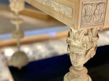 Die Herbstferienaktion "Knochenhart: Kunst aus Knochen" bringt Kindern ab acht Jahren respektvoll die Knochenschnitzerei näher.<br>Foto: LWL