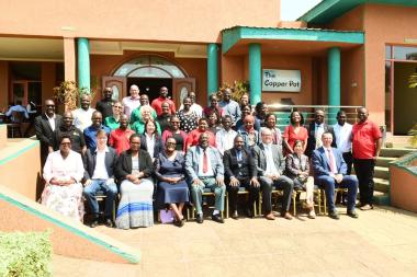 Die Mental Health Conference in Lilongwe/Malawi. Aus Hemer: Prof. Dr. Jens Bothe (vorne, 3. v.r.), Melanie Haufer und Anne Westerweg (in grünen T-Shirts) und Dr. Naciye Hantelmann-Geyhan (2. Reihe, 4. v.l.).<br>Foto: Malawi Broadcasting Corporation, MBC