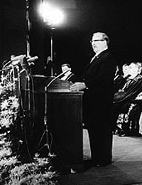 Der nordrhein-westfälische Ministerpräsident Franz Meyers bei seiner Rede auf der Eröffnungsfeier der Ruhr-Universität Bochum (RUB) am 30.06.1965 / Foto: Bochum, Presse und Informationsamt der Stadt, Bildarchiv, F00028