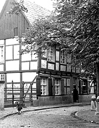 Küsterei der evangelischen Pfarrkirche in der Lünener Kreuzstraße, 1930 (Ausschnitt) / Münster, Westfälisches Landesmedienzentrum, 01_2010