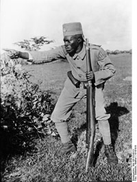 Askari, 1914/18 / Attribution: Bundesarchiv, Bild 105-DOA3121, Walther Dobbertin, CC-BY-SA