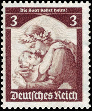 Briefmarkenausgabe des Deutschen Reichs, 'Die Saar kehrt heim', Mutter Germania (Deutsches Reich) mit der Tochter (Saar), 16.01.1935 / Quelle: Wikimedia Commons PD / Michel Junior-Katalog 1999, Deutsches Reich […], München 1997, S. 333f. (Nr. 544f., 565-568).