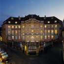 Münster, Salzstraße: Stadthof der Familie Droste zu Vischering ("Erbdrostenhof"), Schauseite mit Ehrenhofgitter, Februar 1995 / Münster, LWL-Medienzentrum für Westfalen