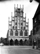Münster: Rathaus nach dem Wiederaufbau (links noch ohne Stadtweinhaus), Prinzipalmarkt, Blick vom Michaelisplatz, um 1955 / Münster, LWL-Medienzentrum für Westfalen / J. Gärtner Münster: Rathaus nach dem Wiederaufbau (links noch ohne Stadtweinhaus), Prinzipalmarkt, Blick vom Michaelisplatz, um 1955 / Münster, LWL-Medienzentrum für Westfalen / J. Gärtner