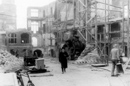 Münster, Freiherr-vom-Stein-Platz: Neubau des Landeshauses des Landschaftsverbandes Westfalen-Lippe (LWL), Blick in die entkernte Ruine des im Zweiten Weltkrieg zerstörten alten Landeshauses, um 1950 / Münster, LWL-Bau- und Liegenschaftsbetrieb / Münster, Internet-Portal "Westfälische Geschichte"